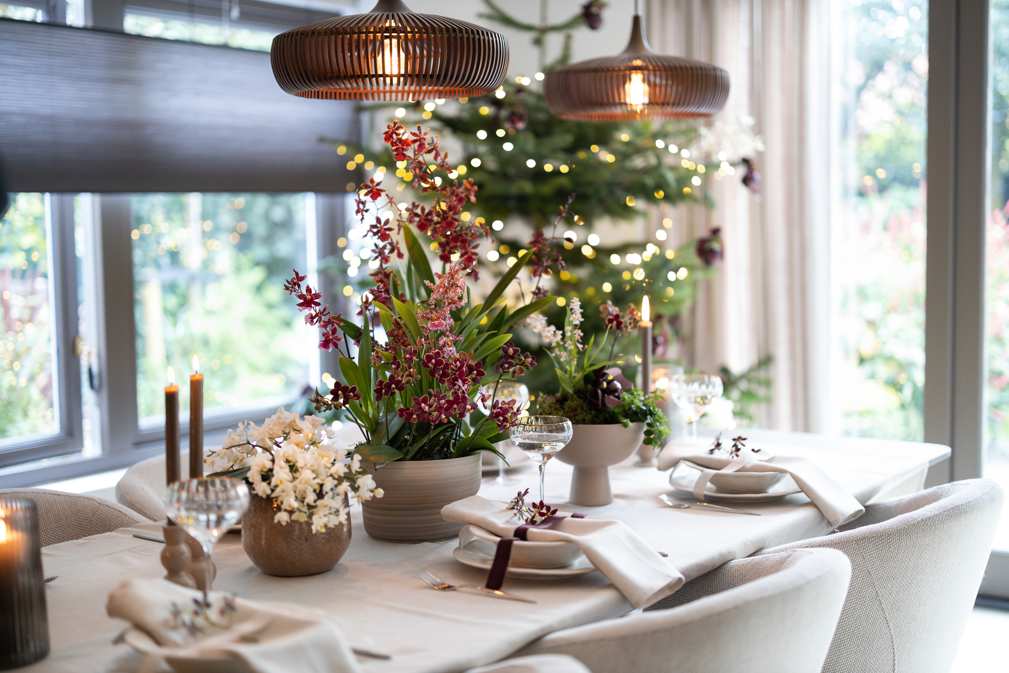 Kerstdecoratie in de trendkleur van dit seizoen: Burgundy